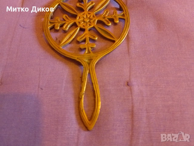 Месингова подложка за топли предмети ютия и други винтидж Н-172мм фи 105 мм, снимка 3 - Антикварни и старинни предмети - 53566301