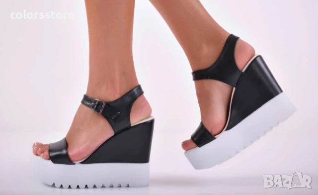 Сандали на платформа - черна .
-кожа - K100

