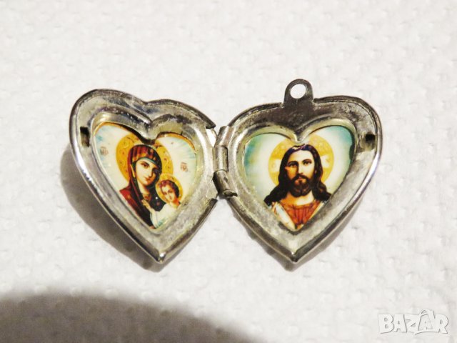 Старинен сребърен медальон Дева Мария, Богородица  и Исус Христос и тайник сребро