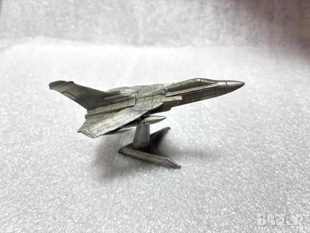 Настолен модел на самолет ROYAL HAMPSHIRE - TORNADO