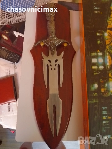 меч за стена на дървено пано-50см.