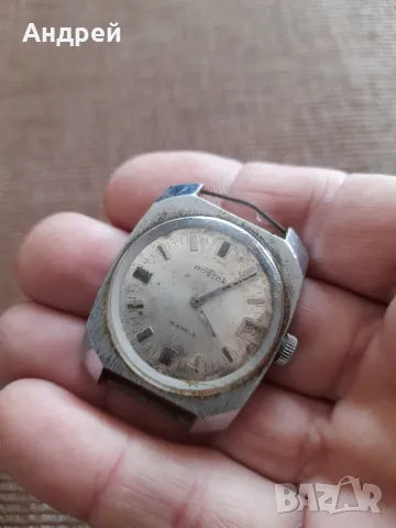 Стар часовник Wostok #2, снимка 2 - Антикварни и старинни предмети - 47891654