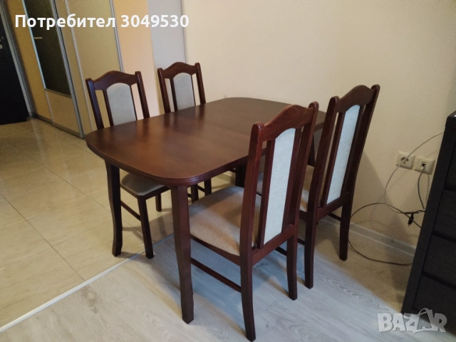Разтегателна дървена маса с 4 стола + Холна масичка