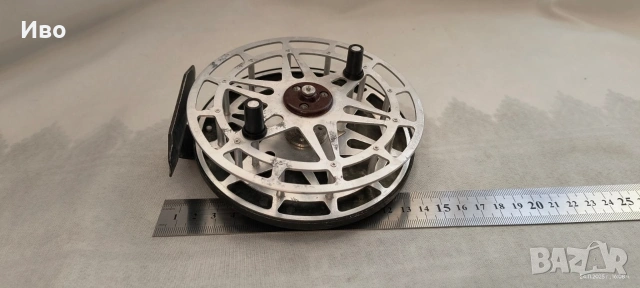 Голяма руска макара катушка тип мухарка 