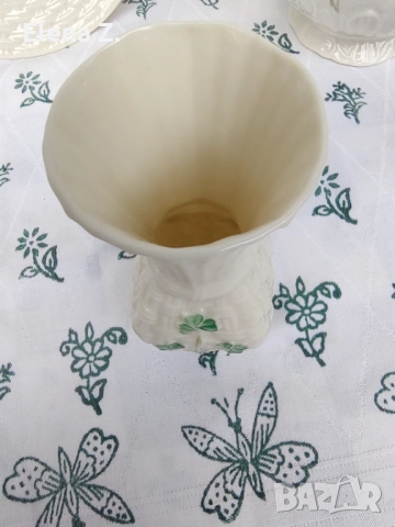 Малка ваза Belleek Shamrock Basketweave, снимка 3 - Вази - 52505550