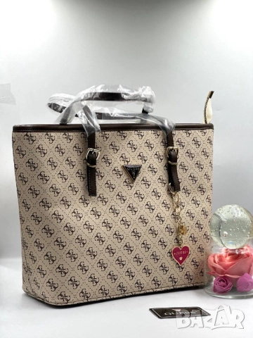 чанти guess 38х30см