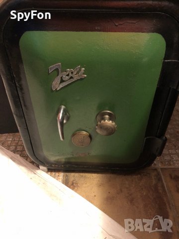 Сейф (каса) огнеупорен от едно време, снимка 1