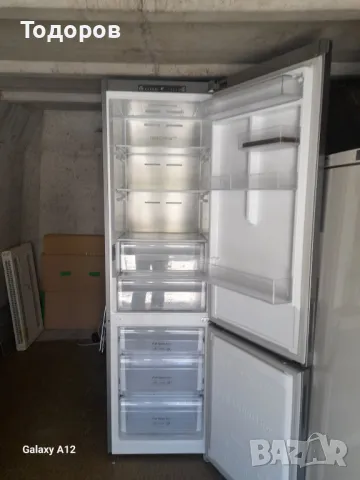 Хладилник с фризер Samsung RB37J5009SA, 387литра, А+++ NoFrost , снимка 2 - Хладилници - 50100946