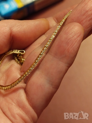 Прекрасна златна гривна с мойсанити , снимка 2 - Гривни - 52469643