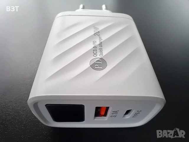 ЗАРЯДНО УСТРОЙСТВО 20W С 2 ПОРТА И ДИГИТАЛЕН ДИСПЛЕЙ /1 USB-A + 1 USB-C/ БЯЛО, снимка 3 - Оригинални зарядни - 53370917