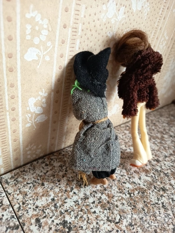 Хубавици баба Яга тийнейджърка и чантичка, снимка 7 - Фигурки - 53565215