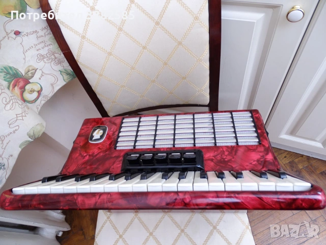 Акордеон Велтмайстер Стела 60 баса, снимка 4 - Акордеони - 53005030