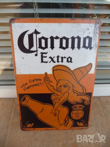 Метална табела бира Corona Extra бутилка каубойка среден пръст реклама