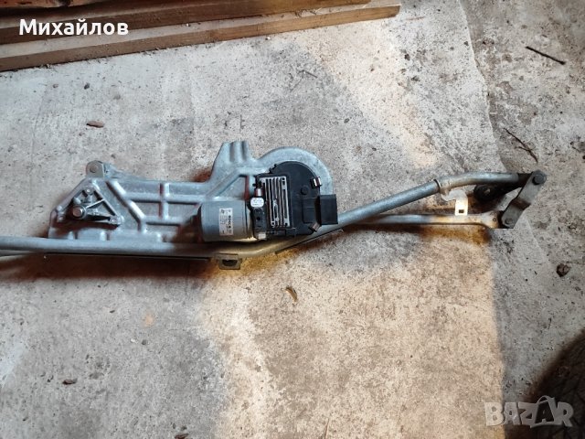 Механизъм с моторче за предните чистачки от Форд Галакси 2.0,бензин 116к.с.Ford Galaxy, снимка 2 - Части - 43788833