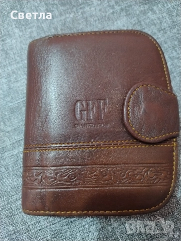 Маркови дамски портфейли, снимка 12 - Портфейли, портмонета - 53576831