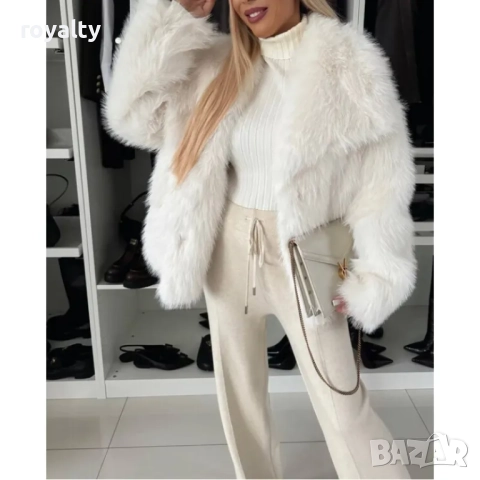 Дамско бяло палто с еко-косъм и голяма яка