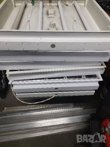 Луминисцентни тела с 4 лампи, снимка 3 - Настолни лампи - 52541022