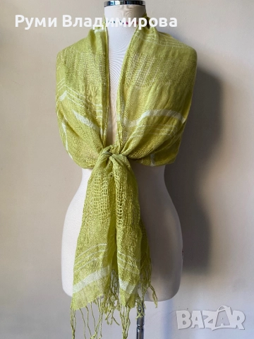 Светлозелен шал от 100 % лен
