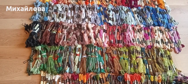 710 бр. чилета ДМС конци за бродиране , снимка 3 - Гоблени - 49123359