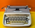 Пишеща Машина Royal Made in USA 3 Цвята Qwerty клавиатура топ състояние, снимка 1