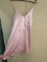 продавам сатенена рокля, снимка 1