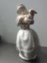 NAO Lladro статуетка 21см/НАО ЛАДРО испанска порцеланова фигура на момиче с агне, снимка 1