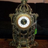 Механичен часовник, снимка 1 - Антикварни и старинни предмети - 27330793