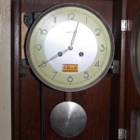 Стенен часовник, снимка 1 - Антикварни и старинни предмети - 37930271