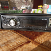 Продавам радио за кола със флашка и вход аукс, снимка 2 - Радиокасетофони, транзистори - 44872326