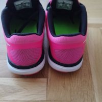 Дамски маратонки Nike, снимка 3 - Маратонки - 38040649