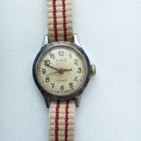 Дамски механичен часовник Заря, снимка 2 - Антикварни и старинни предмети - 43058948