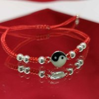 Дамска, детска гривна червена корда със сребърни елементи и Ин и Ян, снимка 3 - Гривни - 28029081