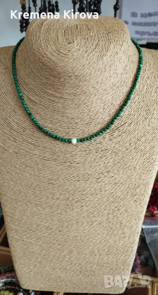 Чокър с естествени перла, малахит и стомана. Бижута Луди гъби. Ръчна изработка., снимка 1