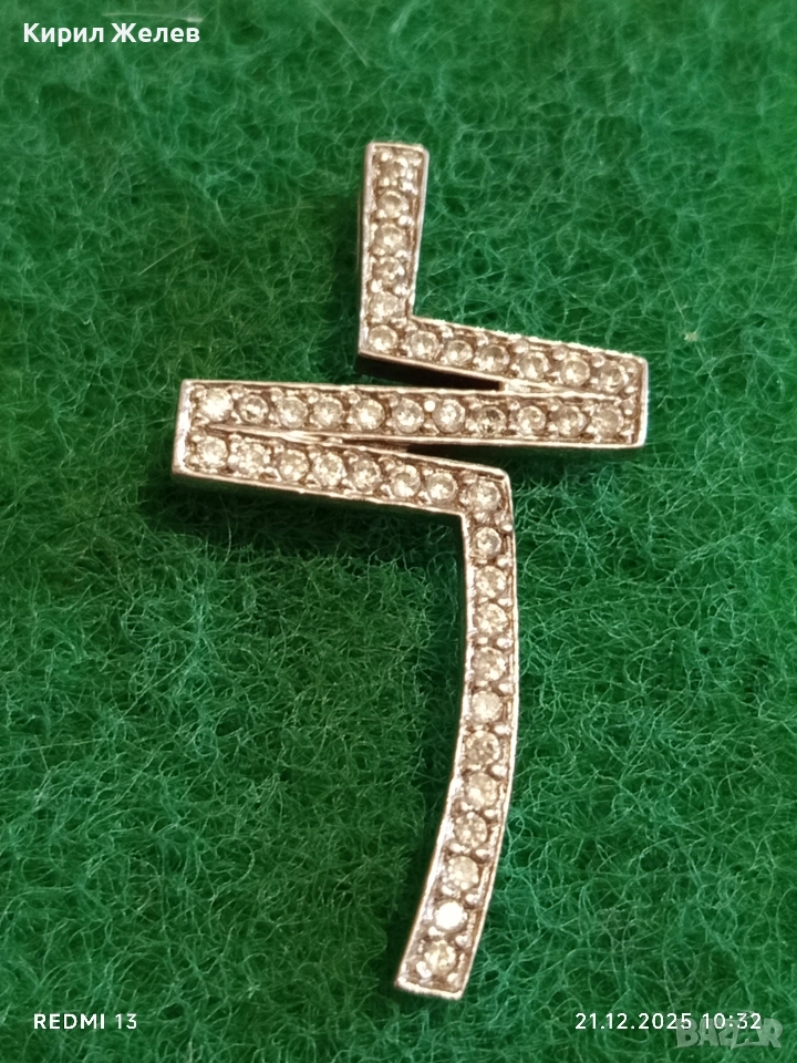 Уникален стилизиран кръст с инкрустирани цирконий подходящ аксесоар за специални поводи 30679, снимка 1