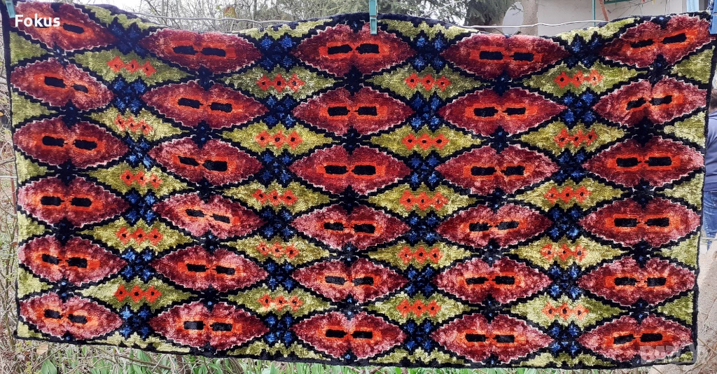 Стар плюшен ковьор покривка за стена, снимка 1