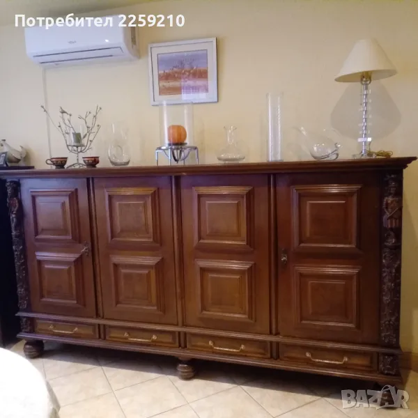 Богато резбован бюфет в неоренесансов стил - Библиотеки, Офиси, Витрини, снимка 1