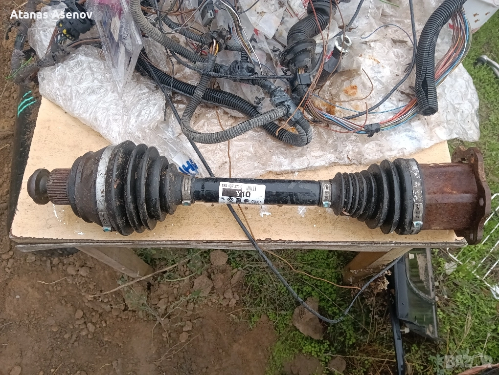 Предна полуоска за Audi A4 B8 2.0 TDI – отлично състояние, снимка 1