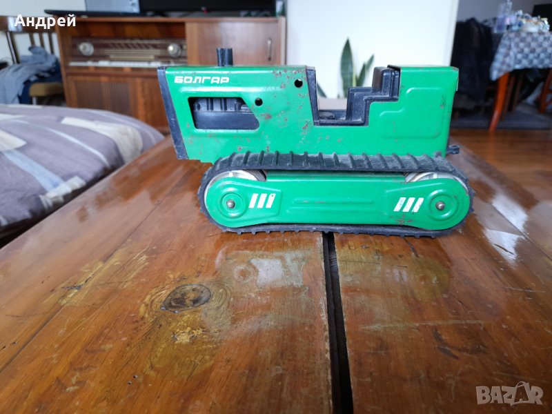 Стара играчка,трактор Болгар, снимка 1