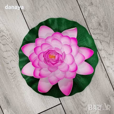 4410 Голяма изкуствена водна лилия за декорация, 28 см, снимка 8 - Декорация за дома - 43949531