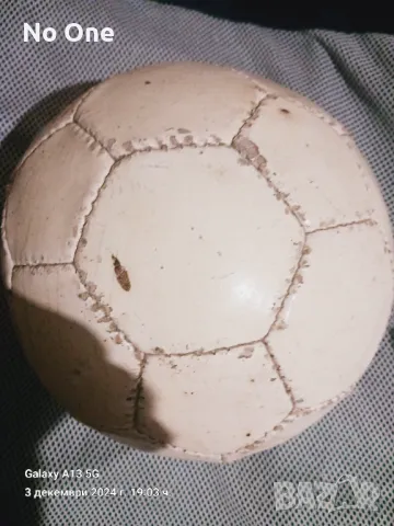 Продавам футболна топка 