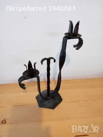 Стар свещник ковано желязо  от соца , снимка 3 - Декорация за дома - 49173401