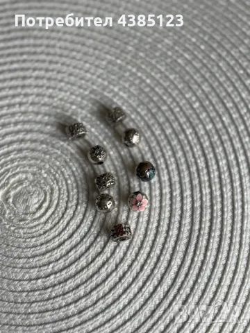 Оригинални талисмани Pandora, снимка 3 - Колиета, медальони, синджири - 49770211