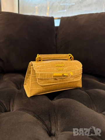 чанти guess, снимка 3 - Чанти - 50776339