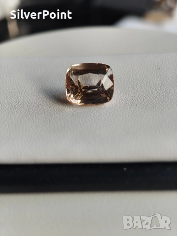 Топаз праскова много голям