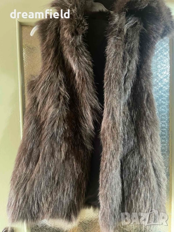 Сезонна цена-Елек естествен косъм с голяма качулка, снимка 3 - Елеци - 52018985