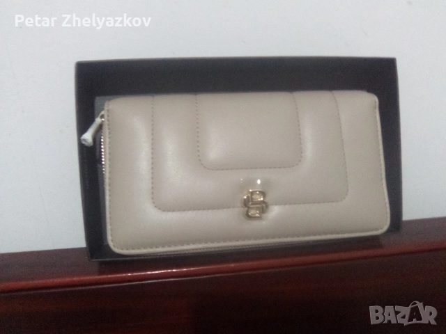 Ново оригинално дамско портмоне BOSS.