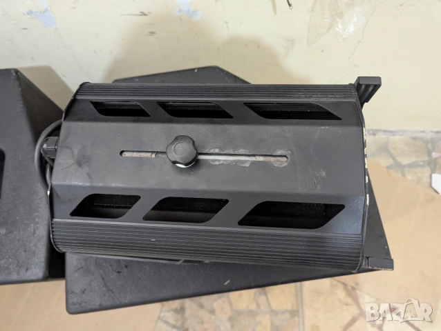 Театрални прожектори LDR Aria PC 1000 Plus черен, снимка 7 - Други - 50458550