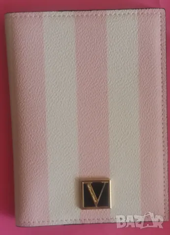 Калъф за международен паспорт Victoria Secret, снимка 2 - Портфейли, портмонета - 47883593