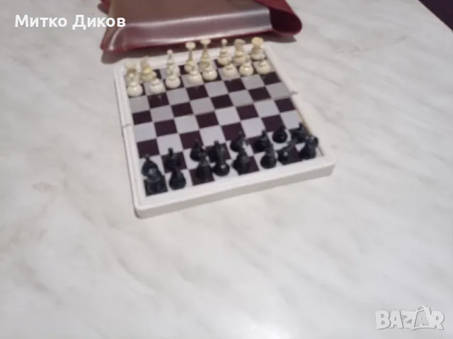 Малък магнитен шах от соца нов в кальвче 13х13см, снимка 3 - Шах и табла - 49010704