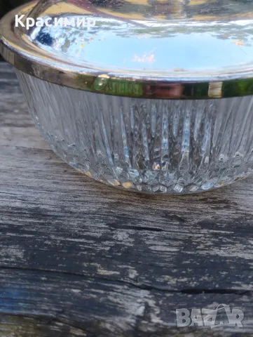 Кристална купа с капак, снимка 2 - Антикварни и старинни предмети - 48050441